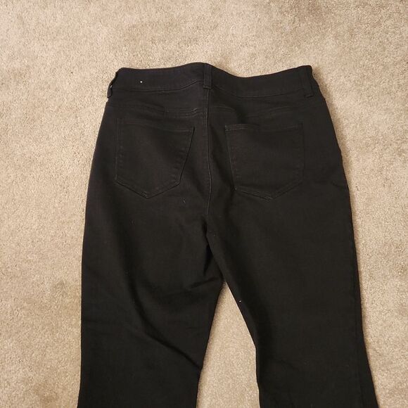 Chico's Barely Bootcut Black Bootcut Jeans Chico's Size 0 Short US 4 Short - Picture 4 of 8